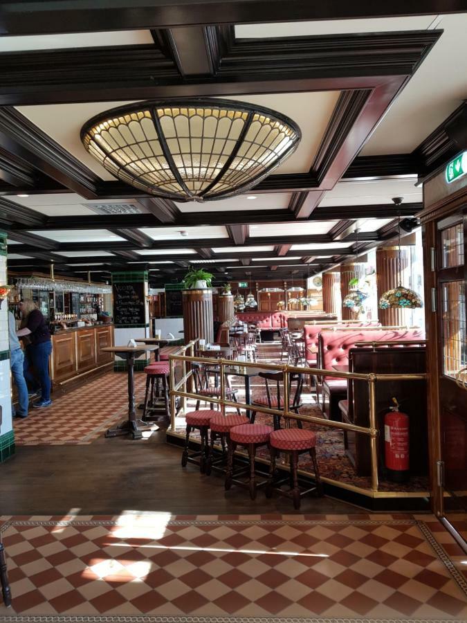 Hotel Bishops Arms Mora Dış mekan fotoğraf